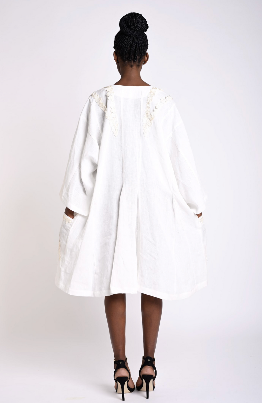 Flowy knee-length dress with embroidered details