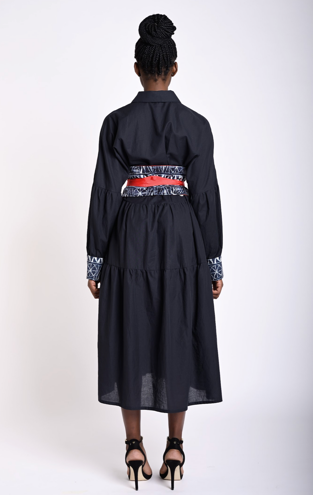 Flowy dress with printed high-waisted cloth belt