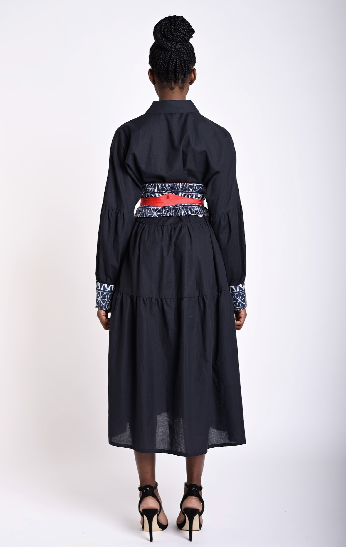 Flowy dress with printed high-waisted cloth belt